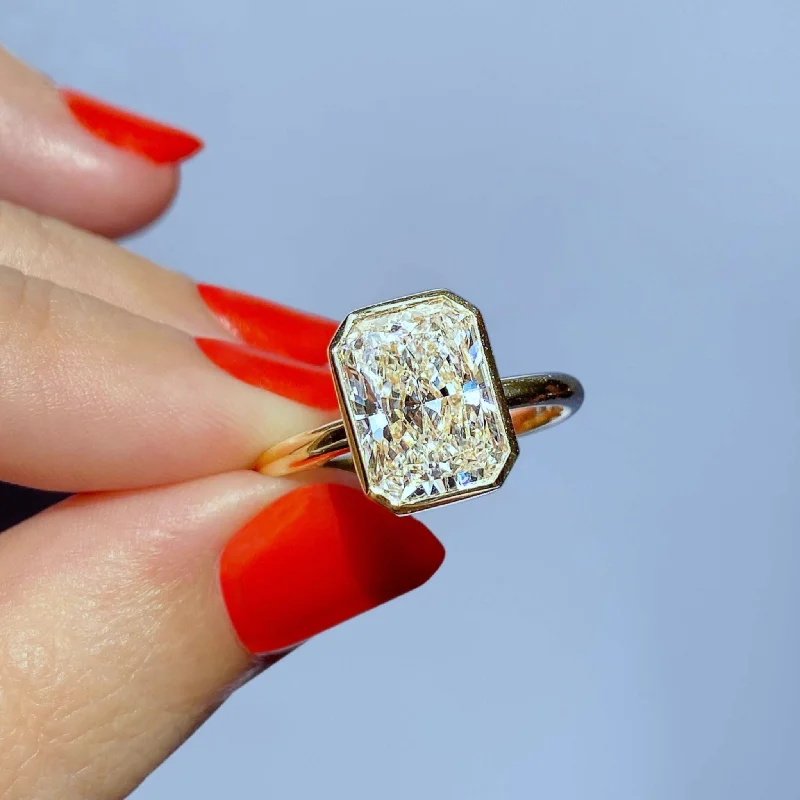 2.00 Radiant Cut Diamond Ring in Bezel