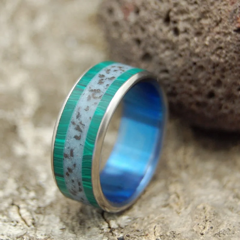 On The Ring Road | Men's Beach Sand, Icelandic Lava, Malachite & Titanium Wedding Ring